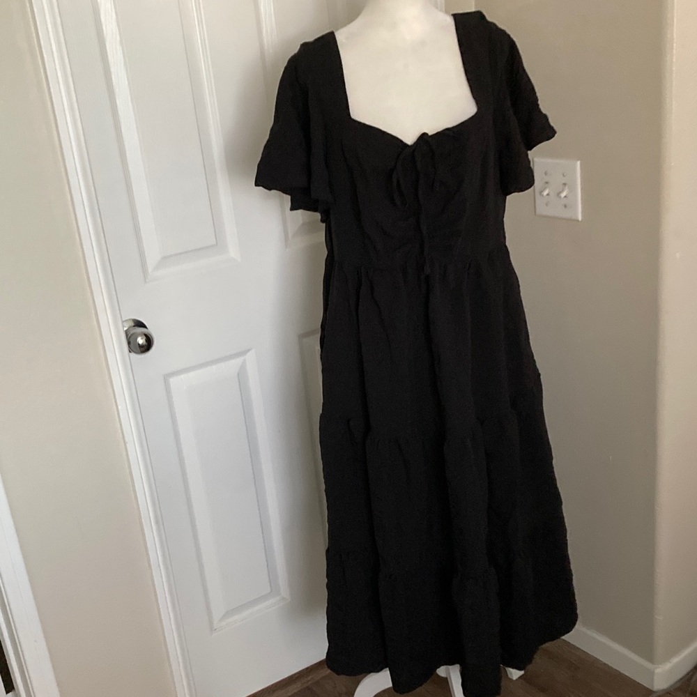 BloomChic Classic Black Dress Sz 12 NWT